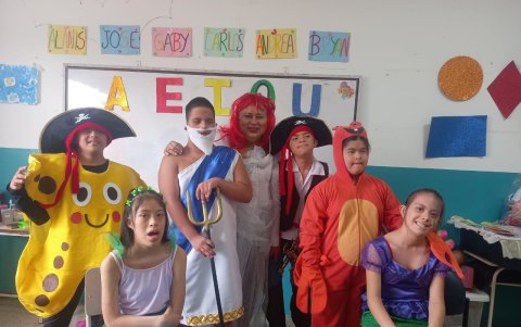 La fundación cuenta con un área que emular un hogar donde realizan diferentes actividades.