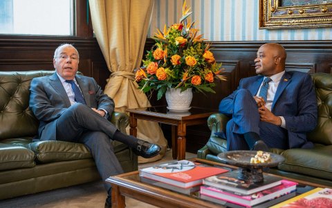 Ministro de relaciones exteriores de Colombia, Luis Gilberto Murillo (d), durante su reunión con el canciller de Brasil, Mauro Vieira