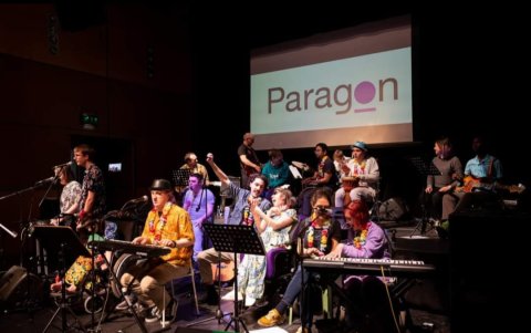 Durante su trabajo en las fundaciones.