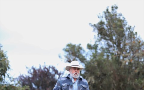Desde su despacho hasta las montañas, descubre cómo Santiago Malo combina su vida