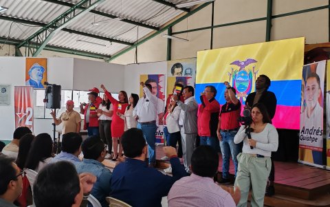 Entre los candidatos para distritos está Isabel Vargas, expresidenta de la UNE.