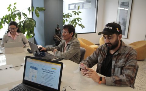 Kupuna. Carmiña, Marco, Édgar y Santiago son los socios. Automatizan las declaraciones de impuestos.