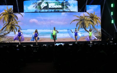 Los trajes de baño fueron creación de Secretos de Luna, de Anabel Muentes, y zapatos de la diseñadora Liss Quirola