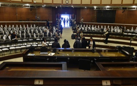 Tras una semana de labores presenciales, el Pleno vuelve a quedar en silencio.