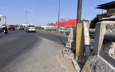 Soporte. Los elementos verticales deben ser revisados, analizados y reemplazados. Muchos ya cumplieron su función; ahora representan un peligro.