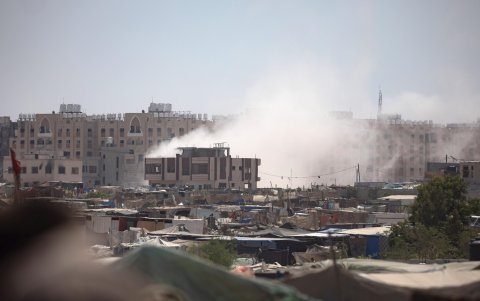 El Ejército israelí atacó la madrugada de este domingo 18 de agosto el norte, centro y sur del enclave palestino de Gaza.