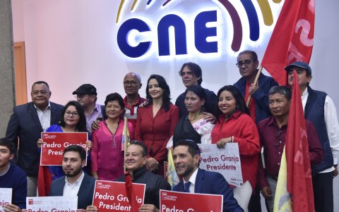 Elsa Guerra y Gary Espinoza también aceptaron sus precandidaturas para asambleístas nacionales el 19 de agosto.