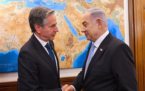 El primer ministro israelí, Benjamín Netanyahu, y del secretario de Estado estadounidense, Antony Blinken.