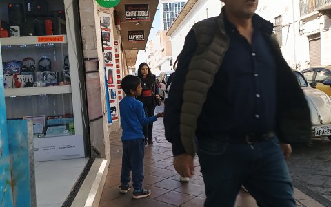 El trabajo infantil es una de las causas de la deserción escolar en Azuay.