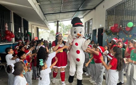 En la jornada trabajan con aproximadamente 600 niños y con el aporte del bingo logran planear la fiesta de navidad.