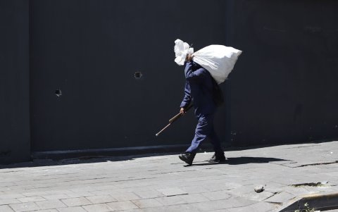 Indicios. En el lugar del ataque se levantaron 13 indicios balísticos, los proyectiles también impactaron una de las paredes de un establecimiento comercial.