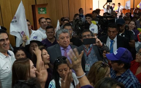 Precandidatos a asambleístas por Pichincha de Acción Democrática Nacional (ADN) acudieron al CNE.