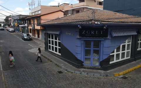 Alrededor del parque central de Cumbayá hay decenas de negocios.