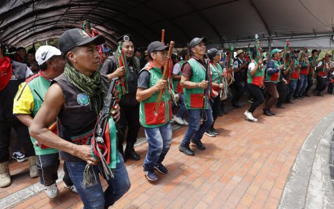 Indígenas de diferentes pueblos protestan este miércoles en Bogotá (Colombia).