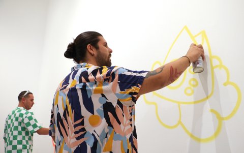 Artistas urbanos durante su participación en el programa Artista en Residencia.