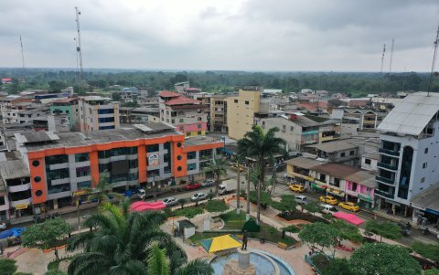 Los hechos violentos en Ponce Enríquez provoca menos tránsito de personas en las calles.