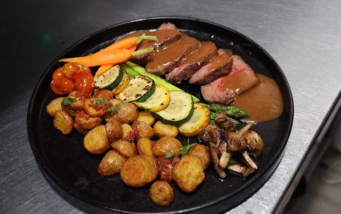 Medallones de lomo fino raclette.