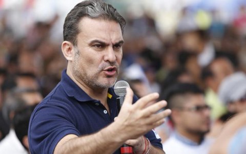 José Serrano declina su candidatura presidencial por graves amenazas contra su vida