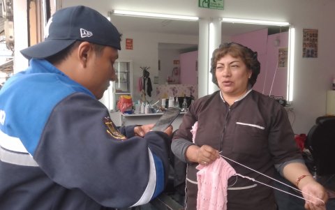 Trabajo. La Secretaría de Gestión de Riesgos articula planes de contingencia en coordinación con Educación y otras instituciones.