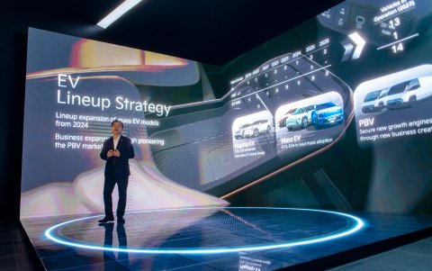 La marca surcoreana inauguró el primer centro de experiencias de América Latina, en Quito.