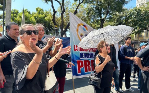 El año anterior, decenas de transportistas se concentraron en el Malecón, a orillas del Municipio para exigir respuestas y atención en torno al alza del pasaje.