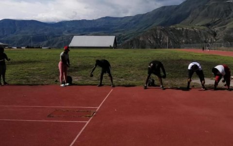 Deportistas en el CEAR de Carpuela.