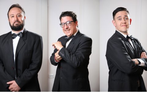 Iván (i) y Pancho (d) en sus inicios fueron teloneros de Ave, quien es uno de los pioneros del stand up en la capital.