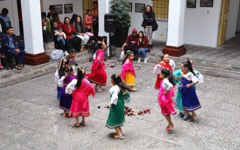 Las ñustas, quienes son las princesas de cada pueblo indígena, participan de manera activa  en las danzas.