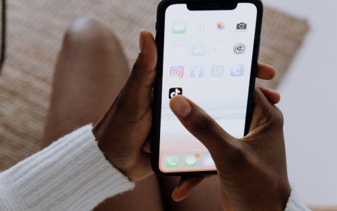 Expertos aseguran que TikTok no es una red social, sino una plataforma de ventas y entretenimiento