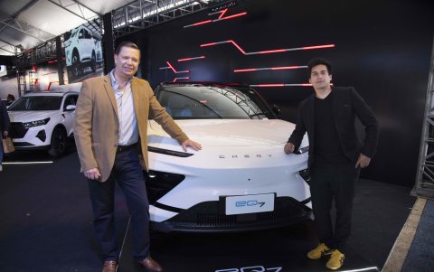 Jean-Pierre Michelet y Christian Cazar, de Chery.