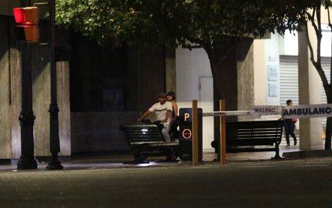 Irrespeto. Incluso sobre las veredas circulan los motociclistas, ante la falta de control eficiente por parte de los agentes de tránsito. Este hecho se repite a lo largo de la ciudad.