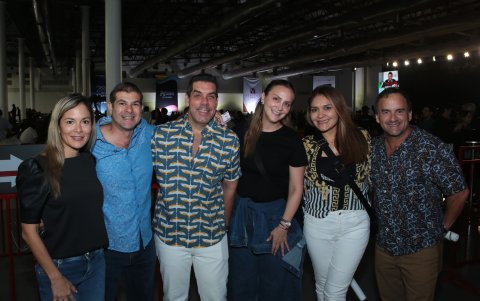 Paola Baca, David Juez, Raúl Ledesma, Gabriela Bravo, Carla Juez y Manuel Navia.