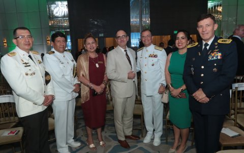 Wilson Salgado, Orlando Guillén, Mercedes Lozada, Erik Martini, Ricardo Unda, Daniela Bermeo y Luis Fierro.