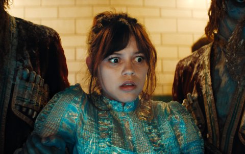 Jenna Ortega en su papel de Astrid Deetz