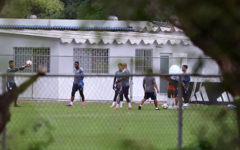 Los arqueros fueron los primeros en salir al entrenamiento.