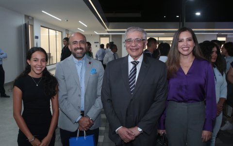 Romina Fierro, Isidro Fierro, Joaquín Hernández y Ana Changuín.