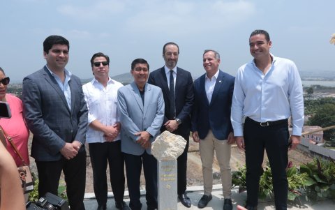 Otto Sonnenholzner, Luis Cabezas-Klaere, Wilson Cañizares, Joseph Schwarzkopf, Carlos Serrano y Juan José Yúnez.