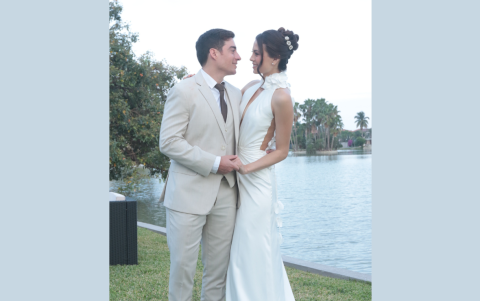 Xavier Carrera y Nicole Zambrano luego de la ceremonia.