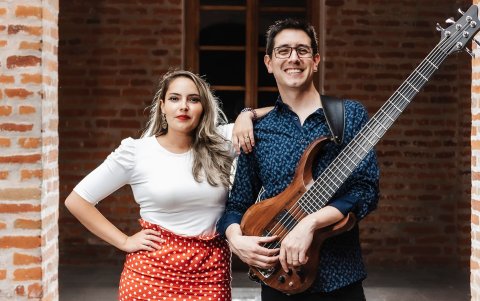 Mauro tiene con su esposa Lorena Noboa el dúo Lorena&Mauro.