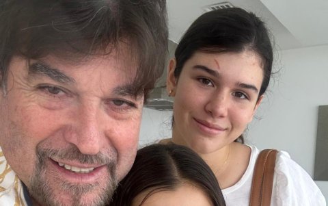 Con sus hijas, Cira Victoria y Ana Cristina.