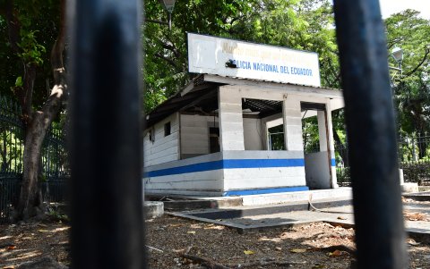Abandono. La UPC ubicada en el parque Centenario se encuentra completamente olvidada. El letrero luce roto y descolorido. El sitio es mal utilizado, según denunciaron varios ciudadanos.