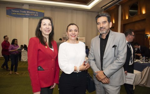 Gabriela Pereira, Lorena Cabezas y Rafael Maldonado.