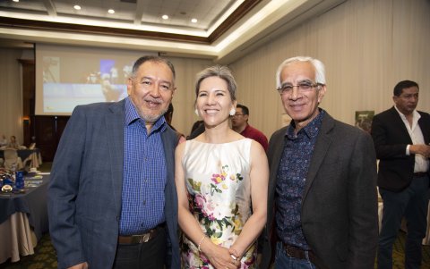 Carlos Proaño, Cecilia Campos y Marco Carrión.