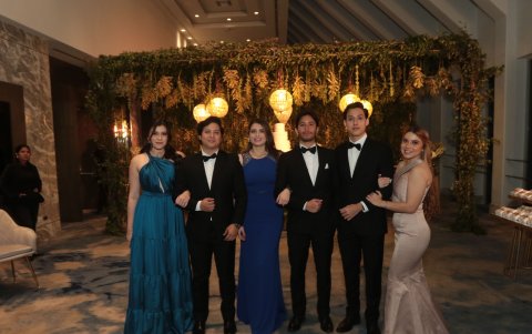 María José Vera, Daniel Mayorga, Dibe Antón, Juan Diego Ugarte, Camilo Mayorga y Zharick Félix.