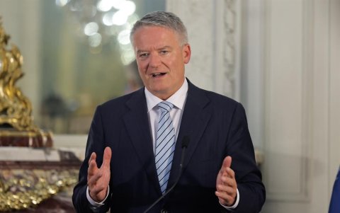 El secretario general de la Organización para la Cooperación y el Desarrollo Económico (OCDE), Mathias Cormann, habla durante una declaración.