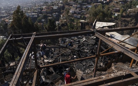 Una foto muestra la devastación que dejó el megaincendio que devastó la región de Valparaíso en febrero de 2024.