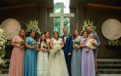 Nataly Rojas, Lani Leyton de Ferrer, Alessia Marcillo, Alison Carlo, Maria Andrea y Jeff, Maria de Lourdes Leimberg de Arenas, Maria Fernanda Aguirre de Massu, Jorge Massu y Sofia Massu.