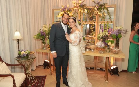 Xavier y Vanessa luego de la ceremonia.