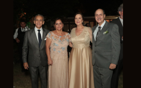 Los padres de los novios: Xavier González, Mercedes de González, Felipe Ycaza y Lupita de Ycaza.