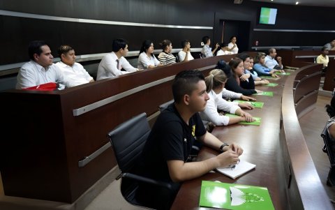 Sus programas tienen aval académico y son impartidos de manera presencial y online.